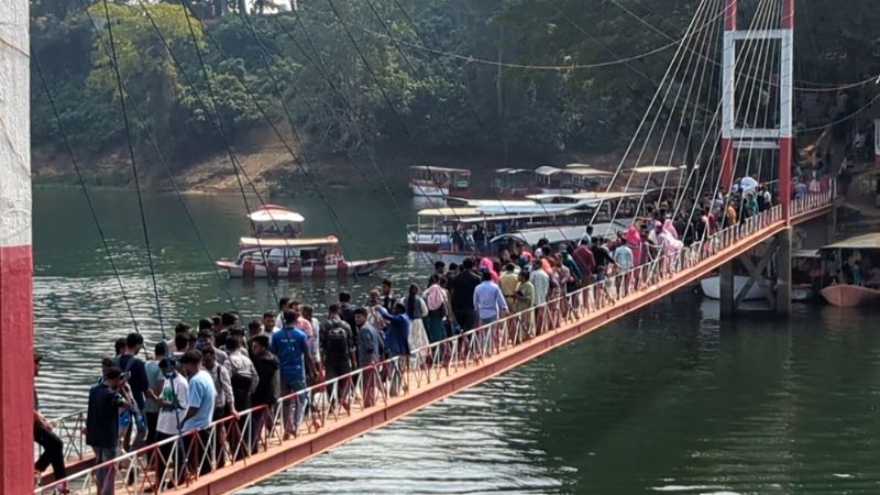 ঈদের ছুটিতে রাঙামাটির পর্যটন কেন্দ্রগুলোতে উপচে পড়া ভিড়