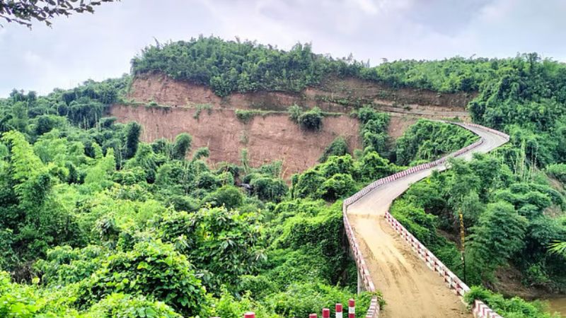লামায় ২৬ শ্রমিক অপহরণ, ইউপিডিএফ দুষছে জেএসএসকে