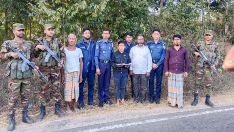 খাগড়াছড়িতে যৌথবাহিনীর অভিযানে অস্ত্রসহ 'মগ সন্ত্রাসী' আটক