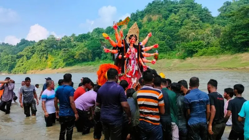 বান্দরবানে প্রতিমা বিসর্জনের মধ্য দিয়ে শেষ হল শারদীয় দুর্গাপূজা