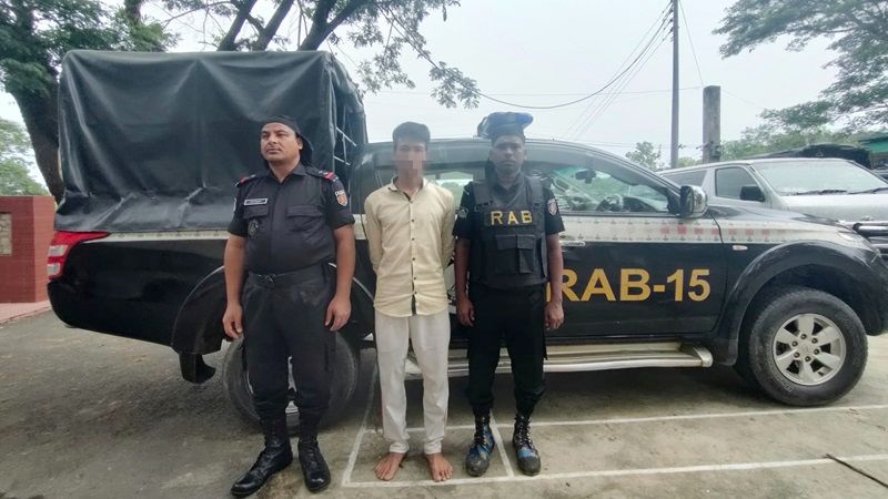 বান্দরবানে র্যাবের অভিযান: কেএনএফের অন্যতম সদস্য গ্রেফতার
