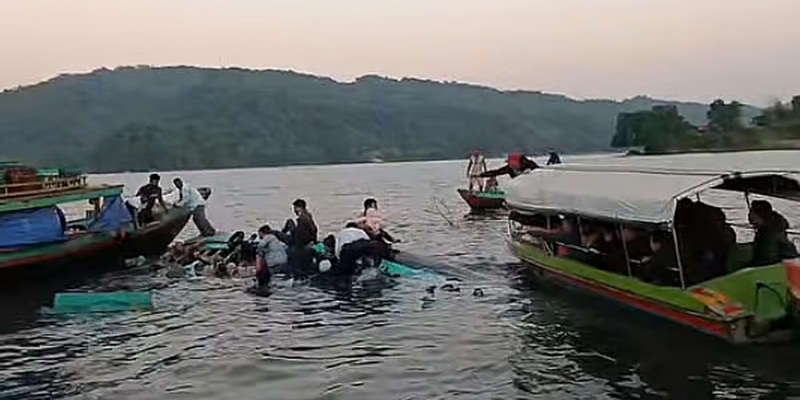 কাপ্তাই হ্রদে নৌ দুর্ঘটনার কারণ তদন্তে আদালতের নির্দেশ