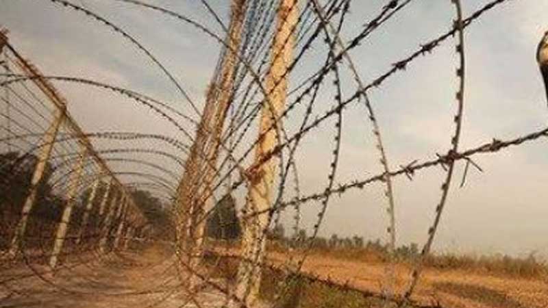 সাতক্ষীরা সীমান্তে বিএসএফের গুলিতে দুই বাংলাদেশি আহতের অভিযোগ