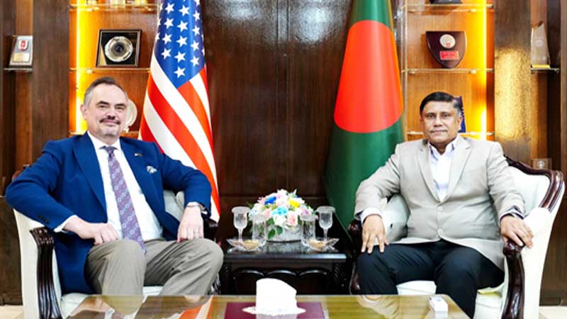 জাতিসংঘ মিশনে বাংলাদেশি শান্তিরক্ষীদের প্রশংসা মার্কিন রাষ্ট্রদূতের, প্রতিরক্ষা সহযোগিতা জোরদারের আশ্বাস