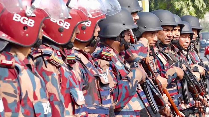 আইনশৃঙ্খলা পরিস্থিতি স্বাভাবিক রাখতে পাঁচ জেলায় বিজিবি মোতায়েন