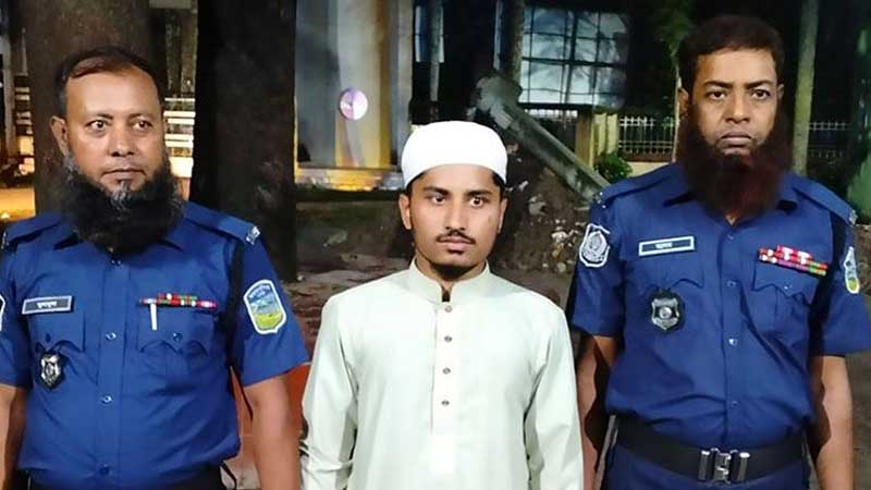 তিন লাখ টাকার চুক্তিতে বাবা-ভাই বানিয়ে ভোটার হতে এসে আটক রোহিঙ্গা যুবক