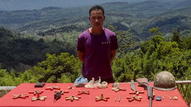 বান্দরবানে অস্ত্রসহ কেএনএফ সদস্য আটক