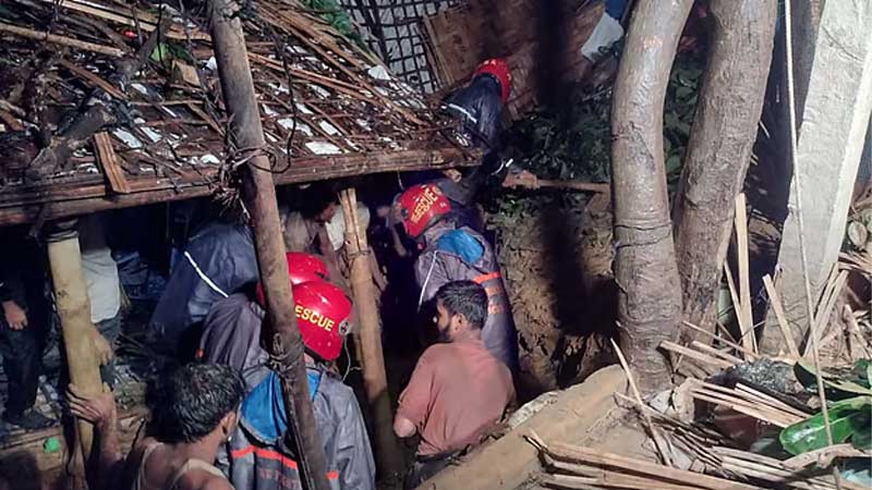 কক্সবাজারের রোহিঙ্গা শিবিরে পাহাড়ধসে নারী-শিশুসহ নিহত ৯