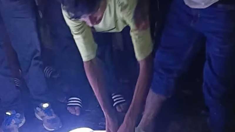 উখিয়ায় মাঠে মিললো পাঁচতারকা হোটেল কর্মচারীর লাশ