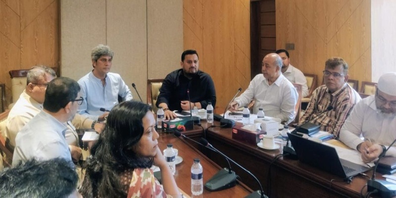 অহেতুক প্রকল্প নয়, পাহাড়ের মানুষের জীবনমান বদলানোর উদ্যোগ নিতে হবে: মীর হেলাল