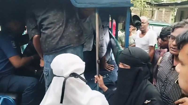 সিলেট সীমান্ত দিয়ে ভারতে পাচারকালে ৮ রোহিঙ্গাসহ আটক ১২