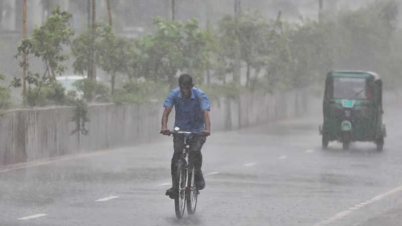 মৌসুমি বায়ুর প্রভাবে সারাদেশে বৃষ্টি-বজ্রবৃষ্টির পূর্বাভাস