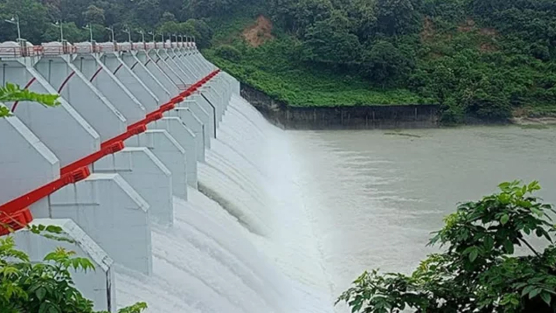 কাপ্তাই বাঁধের ১৬ গেট ২ ফুট খুলে দেওয়া হয়েছে, কর্ণফুলীর তীরবর্তী এলাকায় সতর্কতা