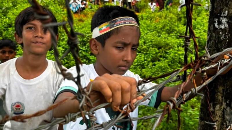 ‘বাস্তুচ্যুত নাগরিকদের’ মর্যাদার সঙ্গে ফেরানোর প্রতিশ্রুতি মিয়ানমারের, রোহিঙ্গাদের অস্তিত্বই অস্বীকার