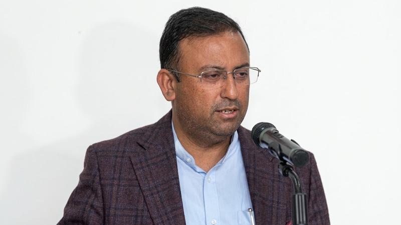 ‘ভারত নিয়ে অতি আগ্রহ থেকে বের হয়ে আসুন, নিজের দেশের কথা ভাবুন’