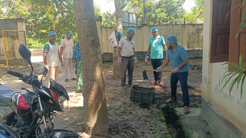 ডেঙ্গু ঠেকাতে রামগড়ে পরিচ্ছন্নতা অভিযানে কৃষি অফিস