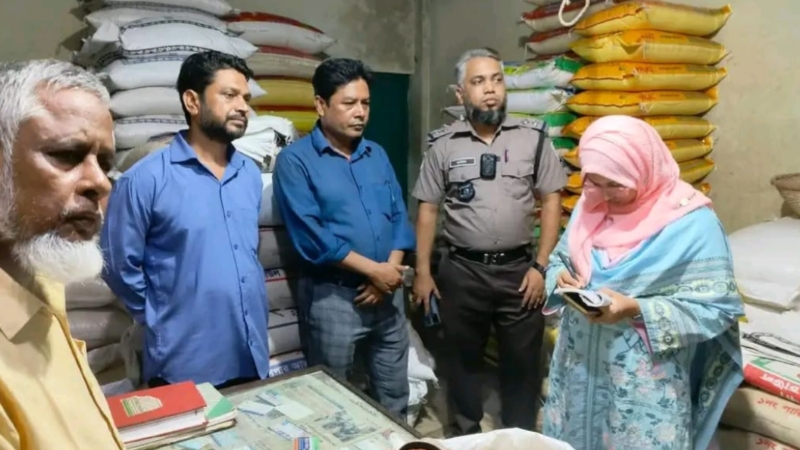মাটিরাঙ্গায় সরকারি রেশনের ২২ বস্তা গম জব্দ, দোকান মালিককে জরিমানা