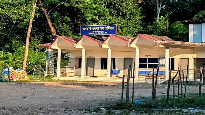 সশস্ত্র সন্ত্রাসীদের চাঁদা দাবি, বান্দরবান-থানচি সড়কে বাসের পর বন্ধ জিপ-মাহেন্দ্রও