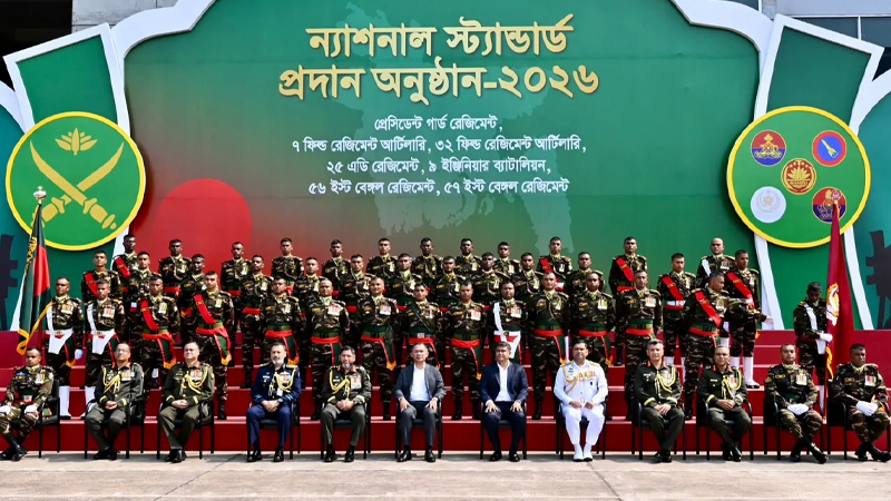 সশস্ত্র বাহিনীকে আরও দক্ষ করে গড়ে তুলতে কাজ করছে সরকার: প্রধানমন্ত্রী