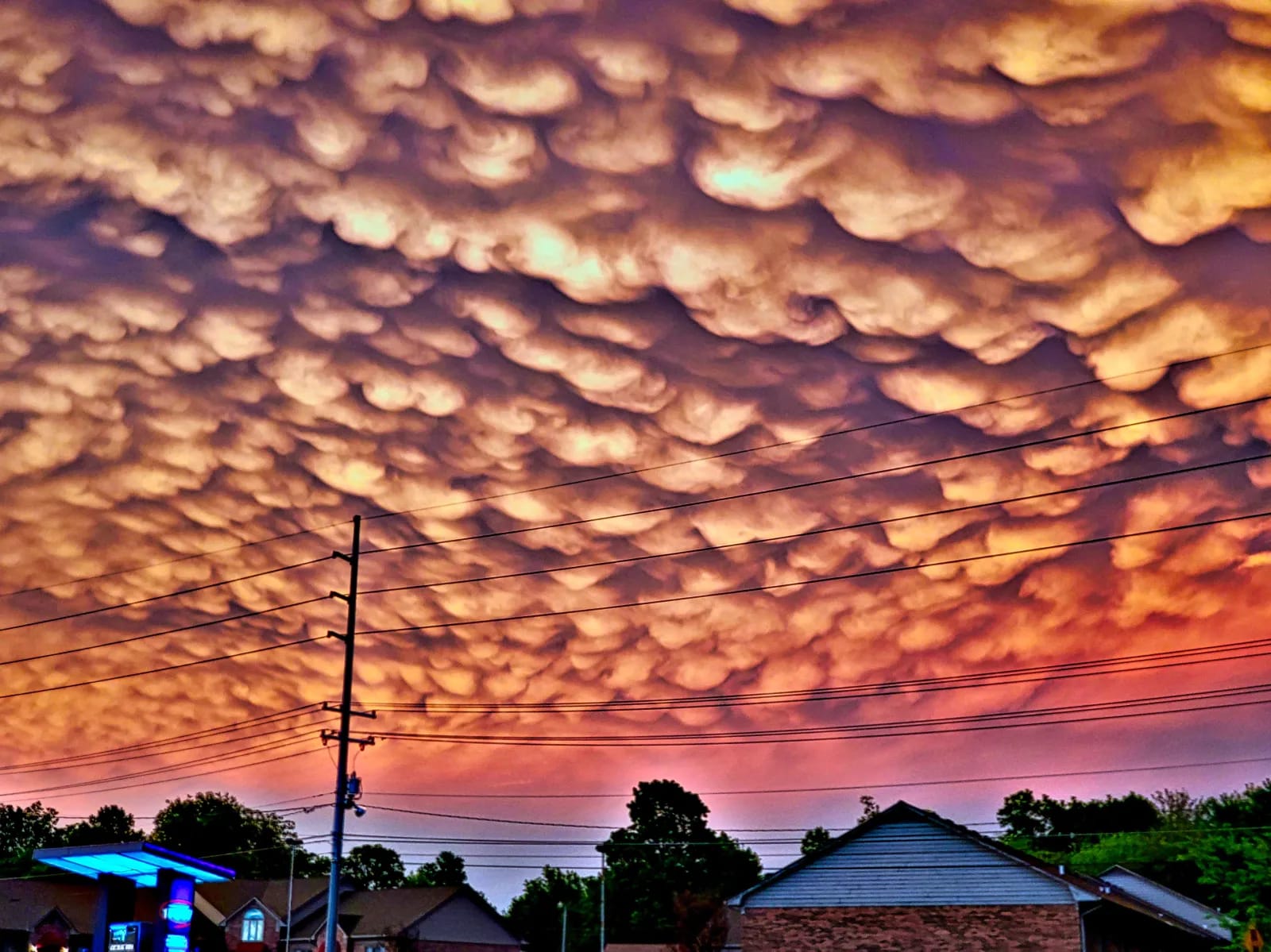 Mammatus cloud