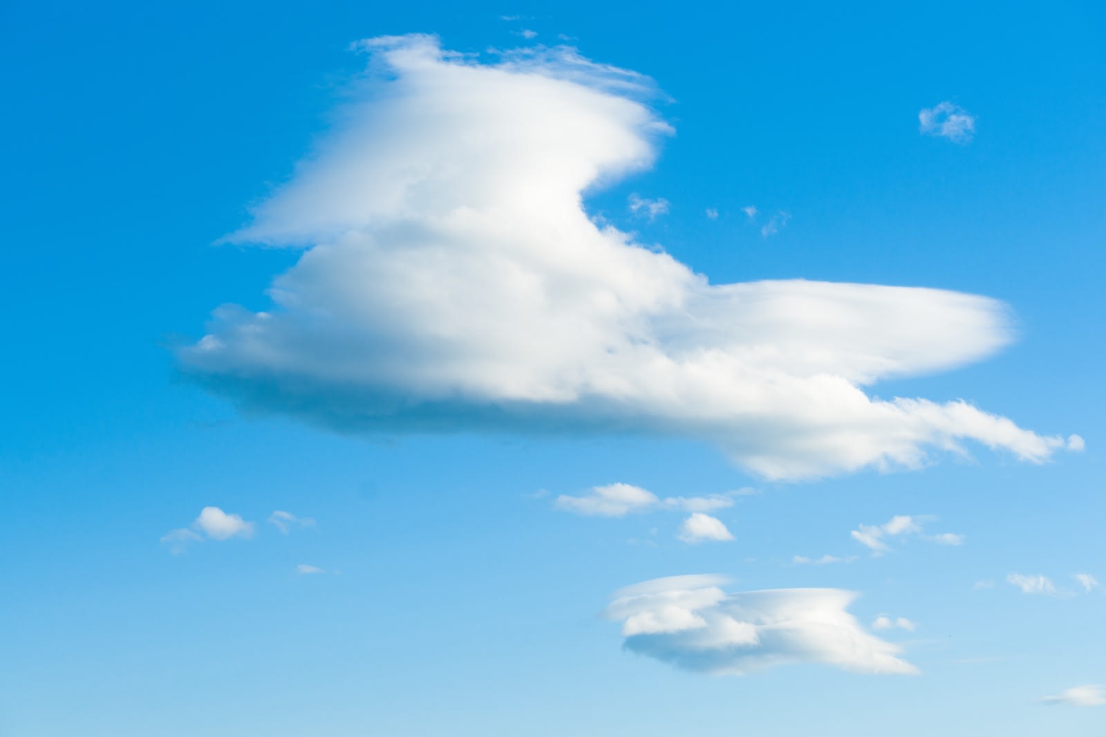 Lenticular clouds