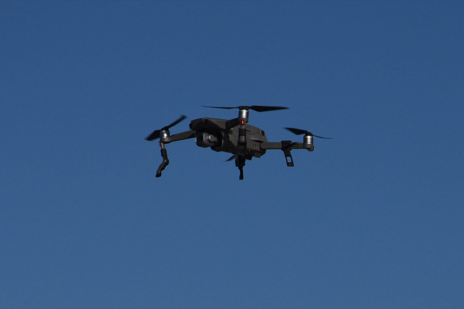 Drones from 0.25 kg (Mavic, Air series) need registration, a pilot licence and a flight permit