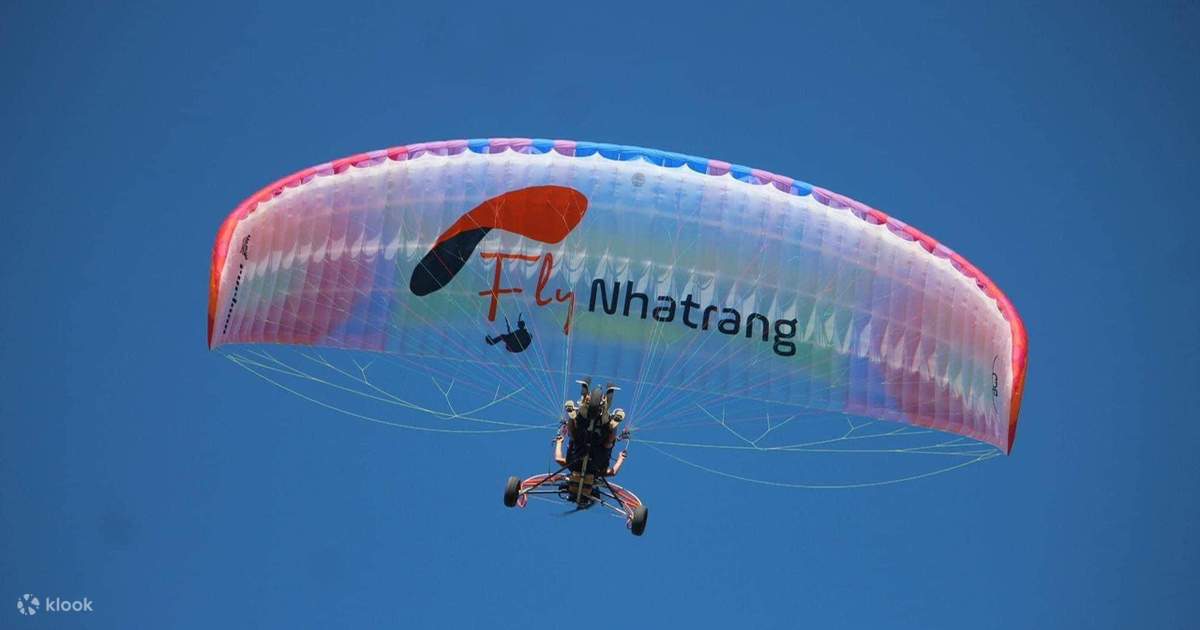 A powered paragliding flight in Nha Trang