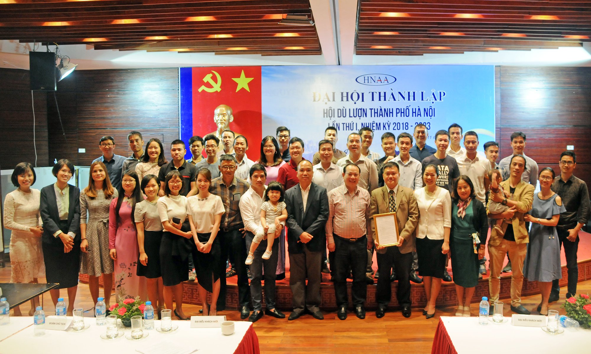 The founding of the Hanoi Hang Gliding and Paragliding Association