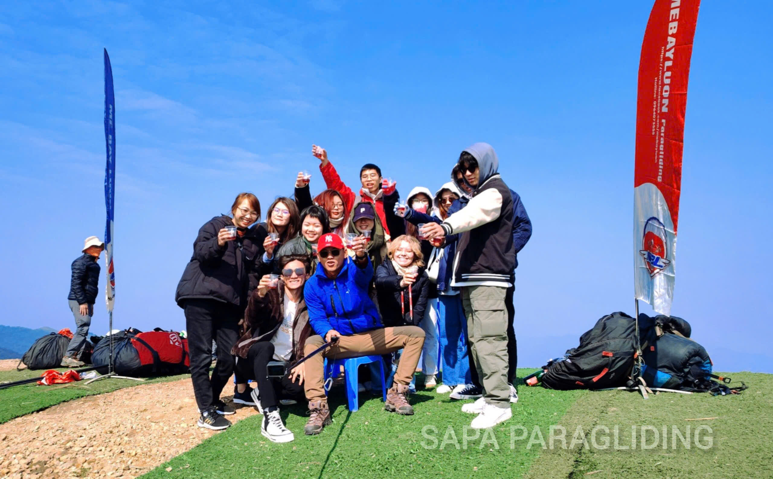 A group of visitors at the Doi Bu flying site in Hanoi