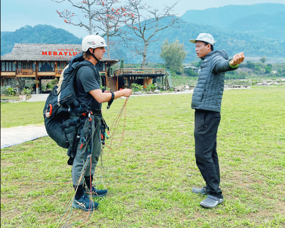 Paragliding Student Pilot Handbook: Pilot Safety & Conduct Guidelines