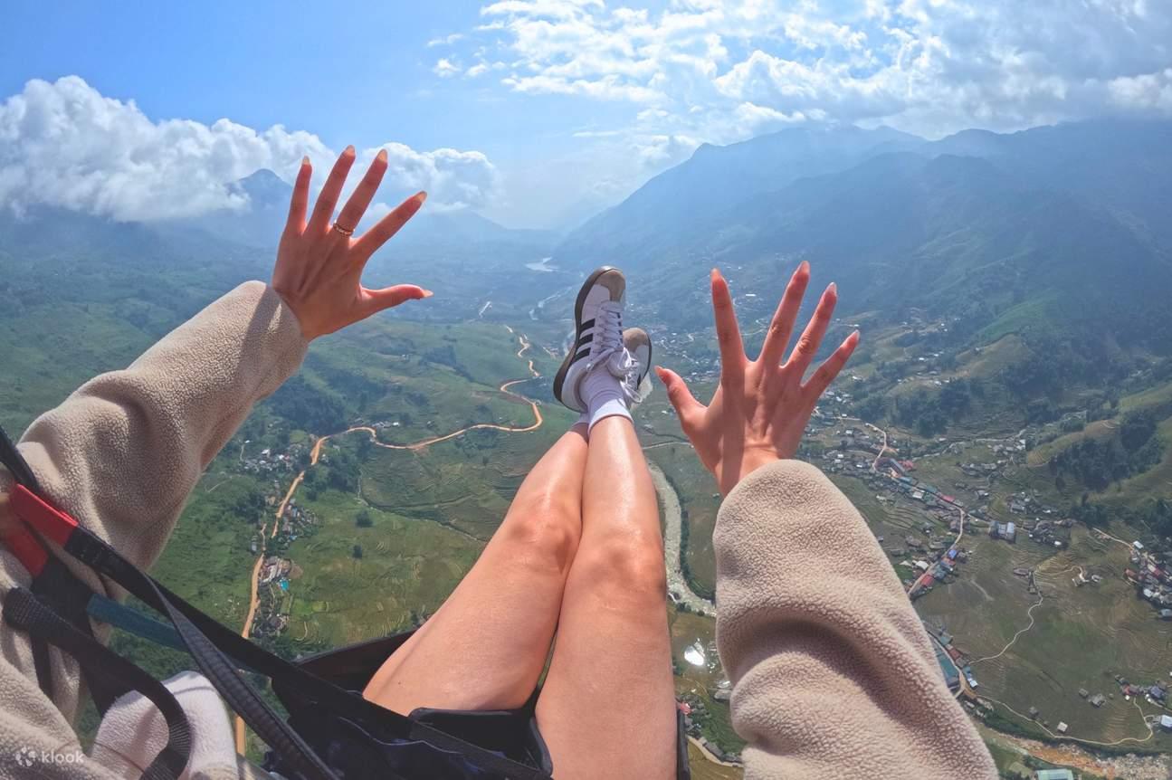 90-minute itinerary including pick-up for Sapa Paragliding