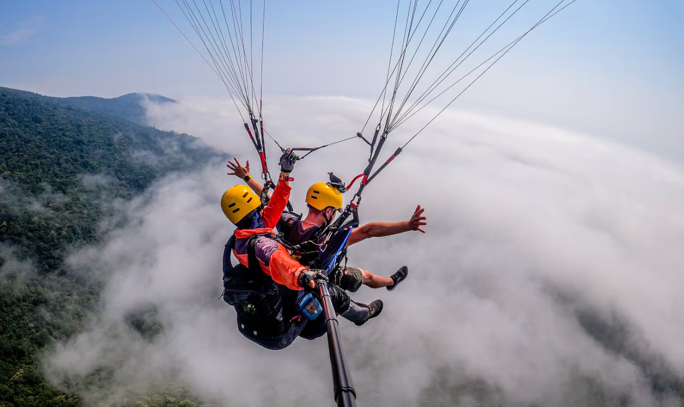 90-minute itinerary including pick-up for Sapa Paragliding