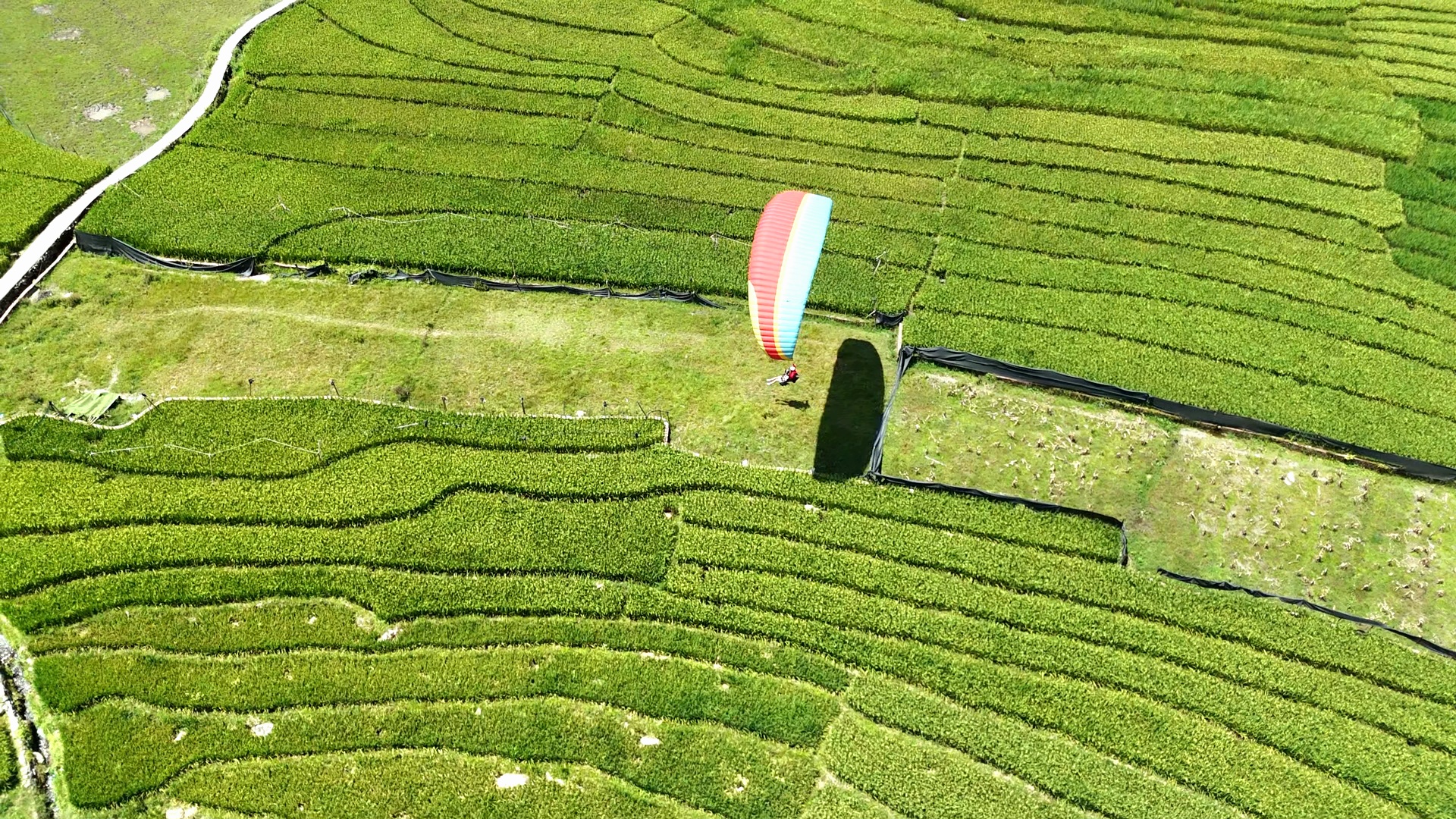 90-minute itinerary including pick-up for Sapa Paragliding