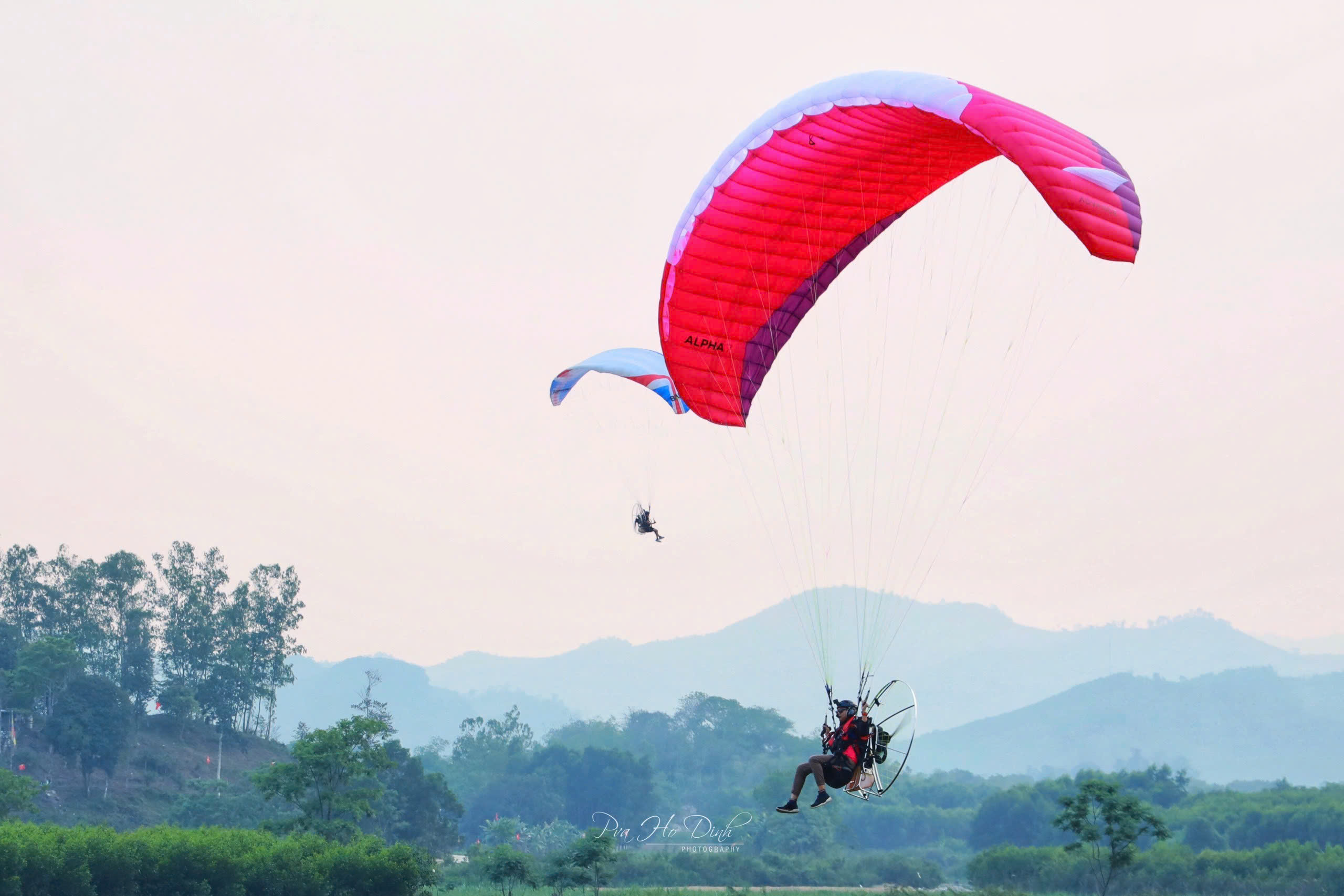 Which Feels More Exciting: Paragliding or Powered Paragliding?