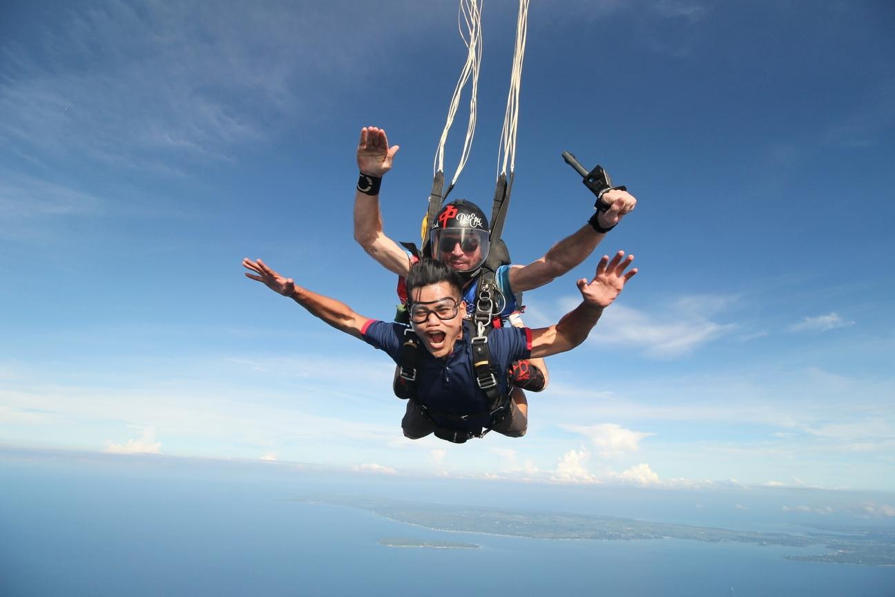 Skydiving vs Paragliding – Do You Prefer Freefall or Flying Through the Sky?
