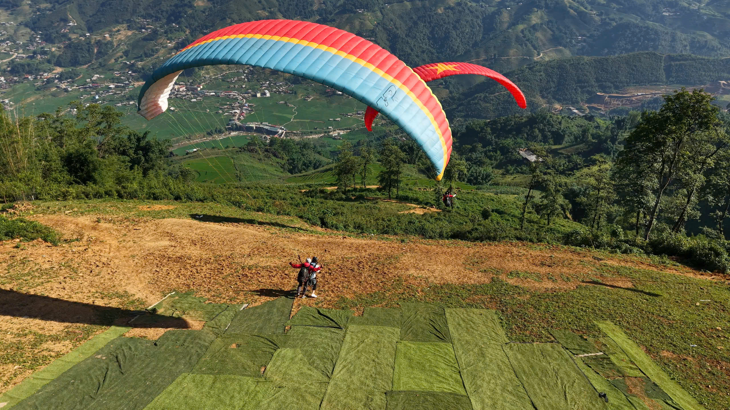 Weather Characteristics in Sa Pa and Their Impact on Paragliding Conditions