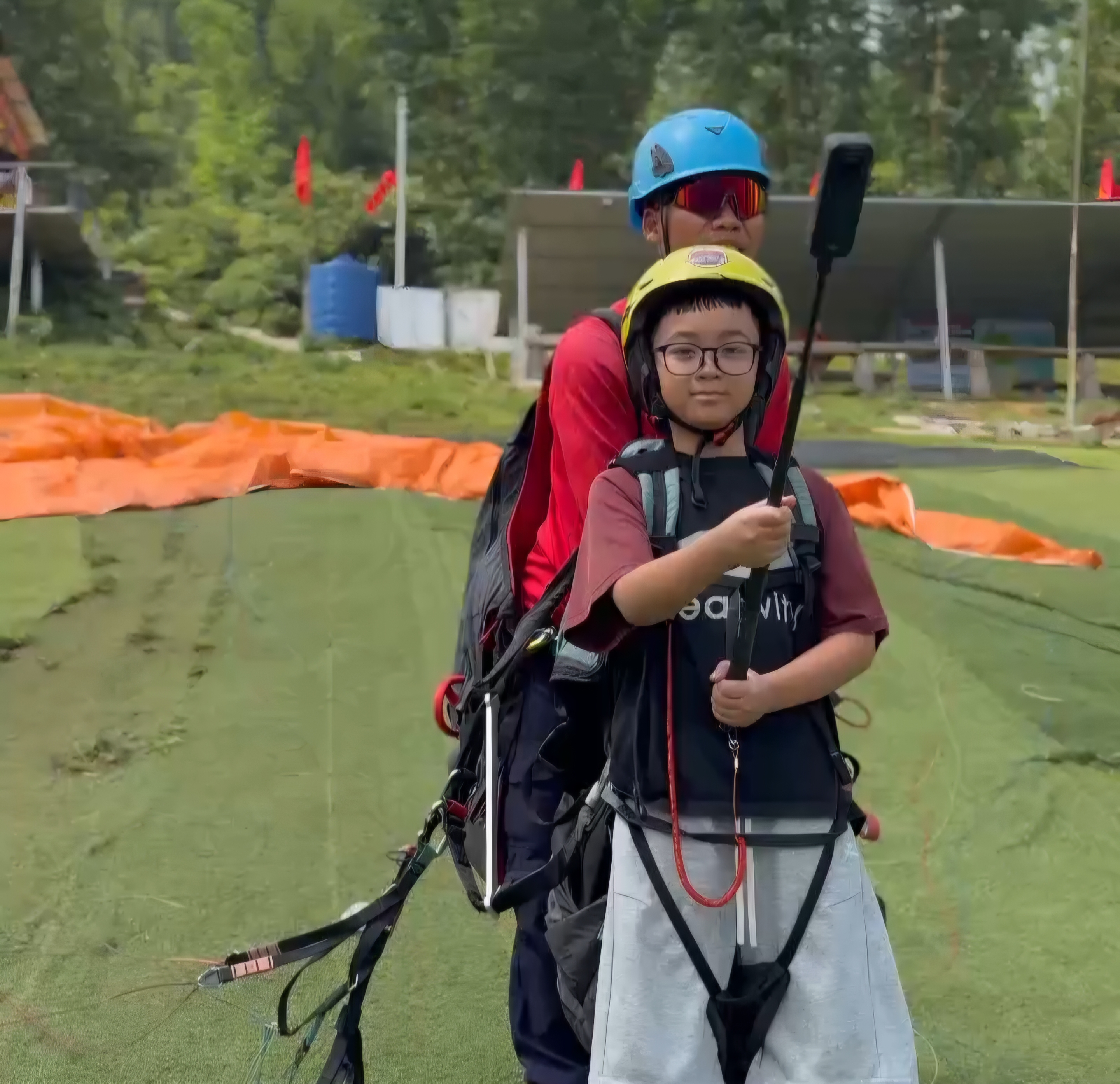 CAN A 3-YEAR-OLD GO PARAGLIDING?
