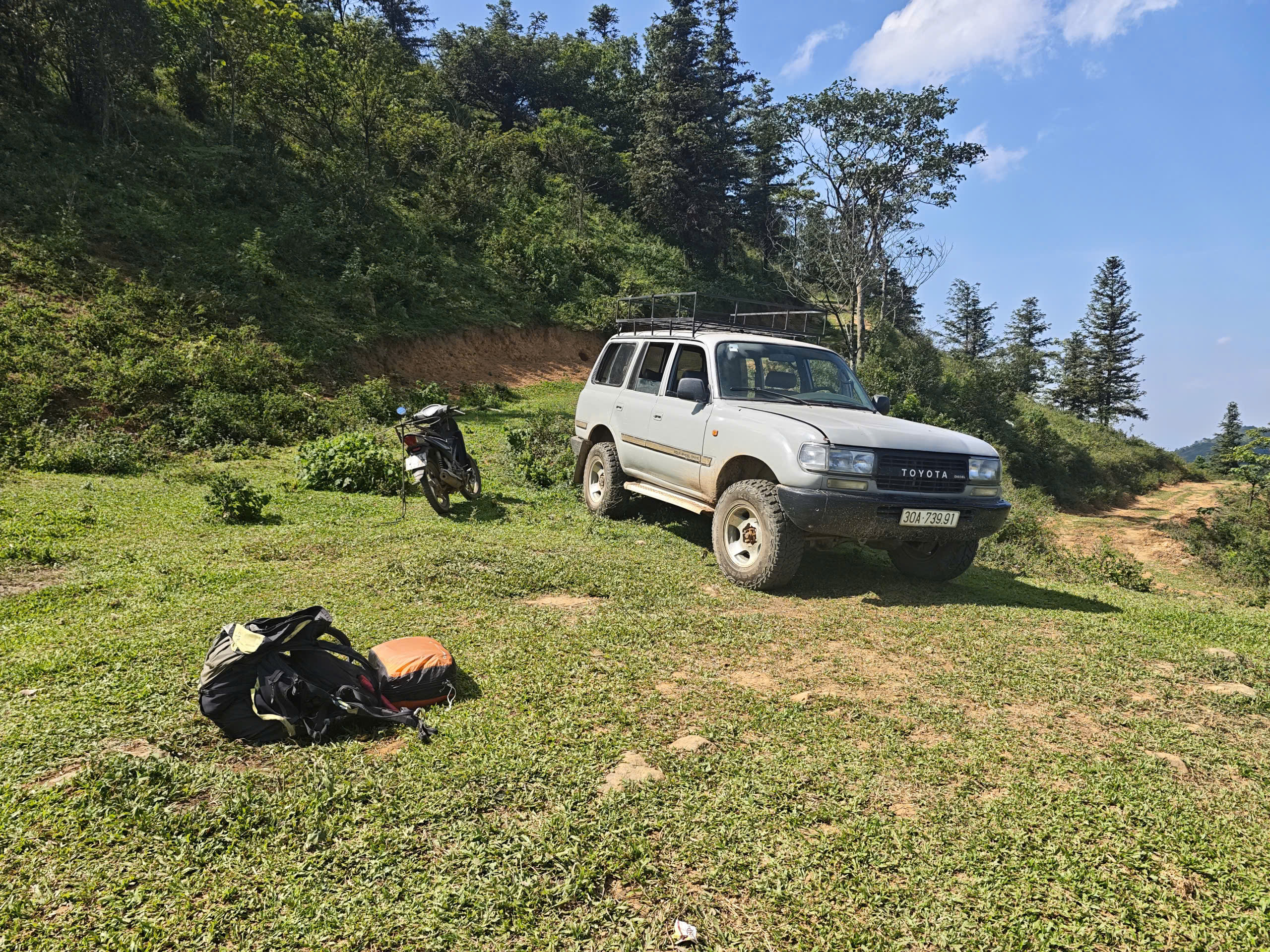Paragliding in Hanoi - Highest Takeoff Point (Vien Nam Mountain)