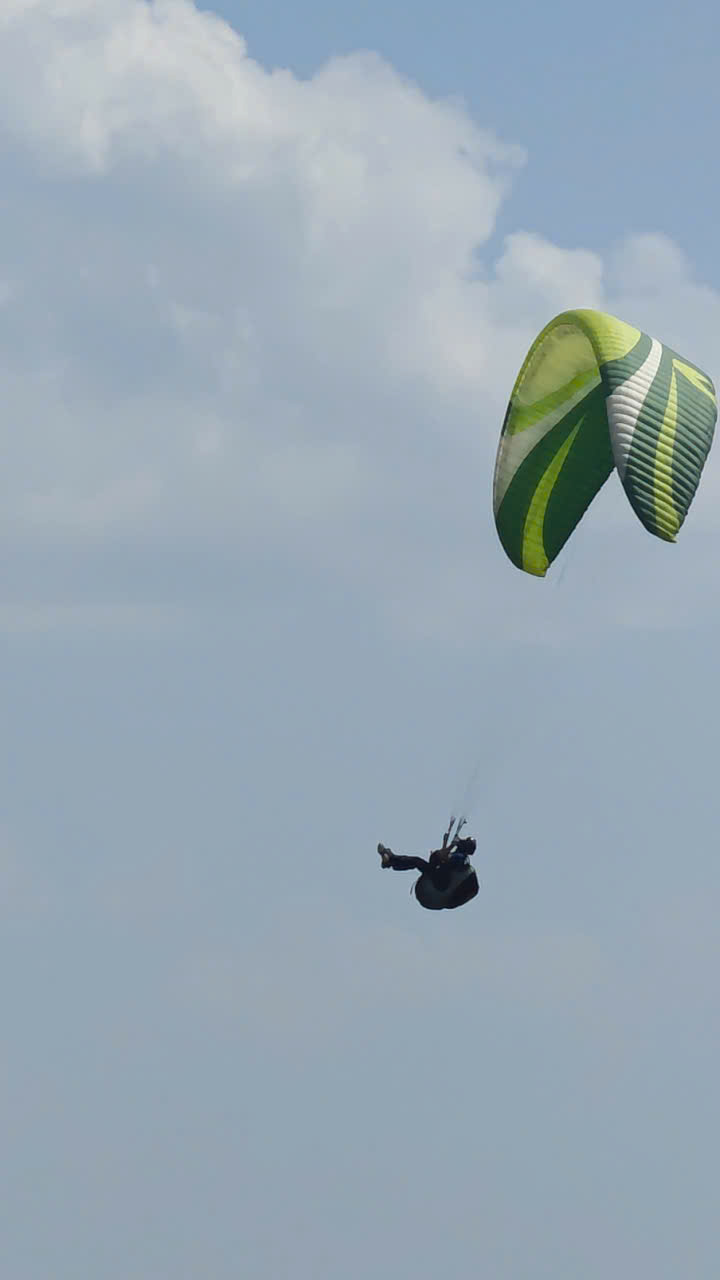 Paragliding in Hanoi - Highest Takeoff Point (Vien Nam Mountain)