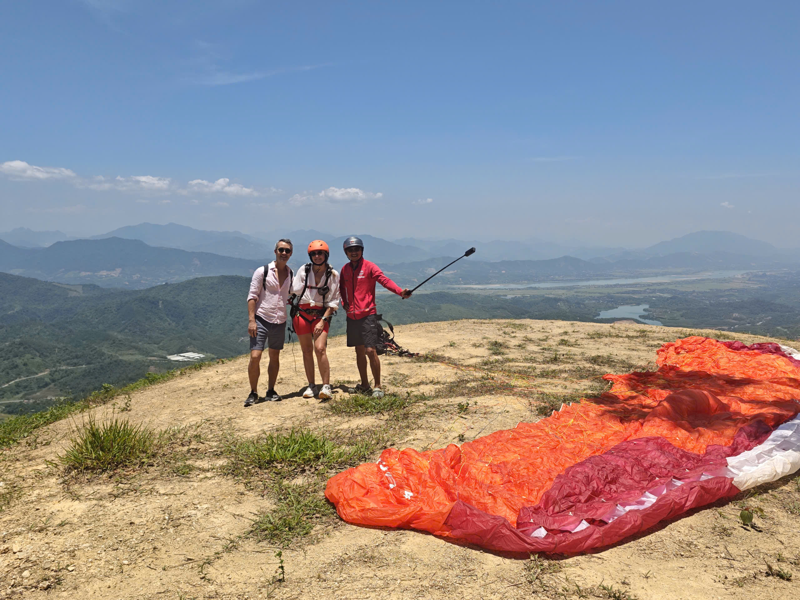 Paragliding in Hanoi - Highest Takeoff Point (Vien Nam Mountain)