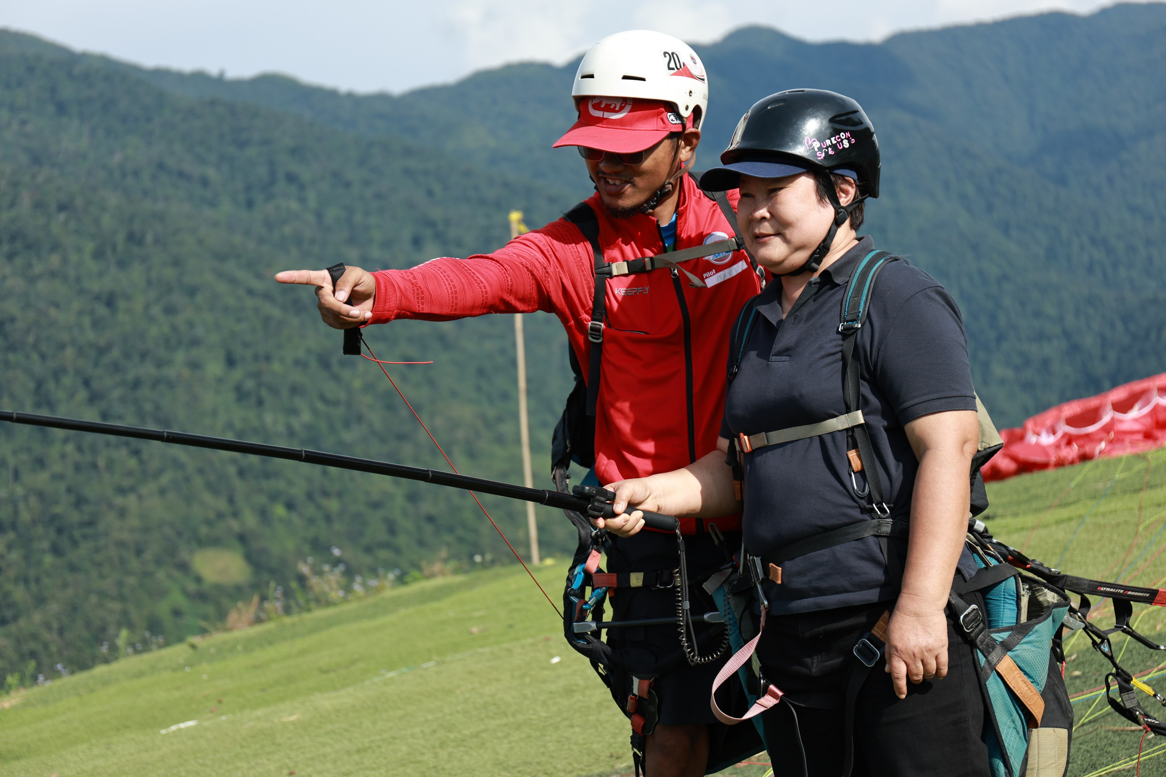 Just before launch, the passenger is shown how to run and what to keep in mind.