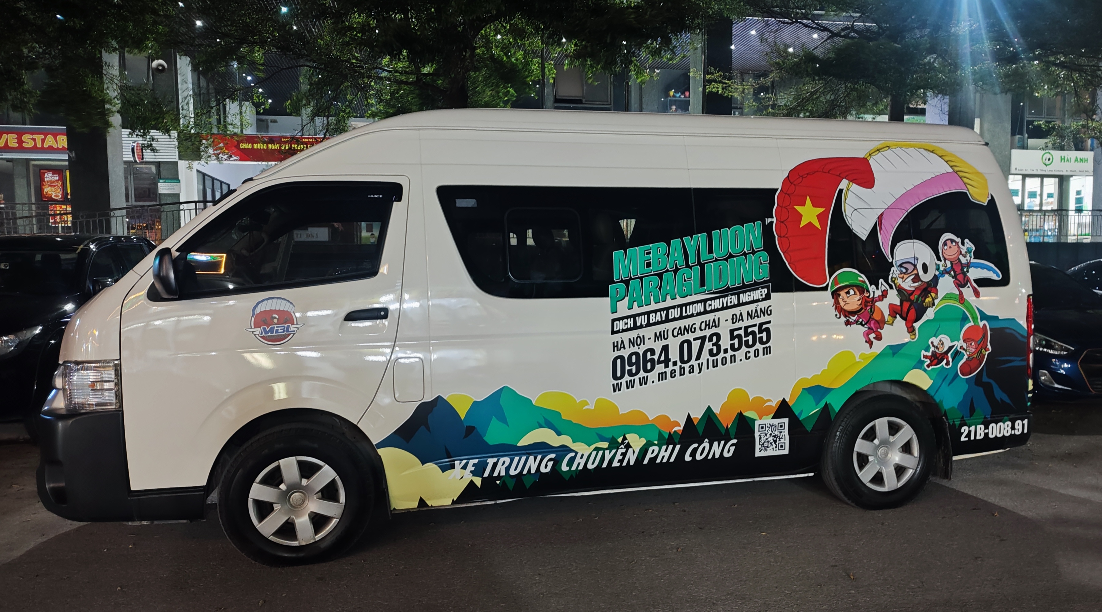 The Mebayluon shuttle for paragliding passenger at Mu Cang Chai