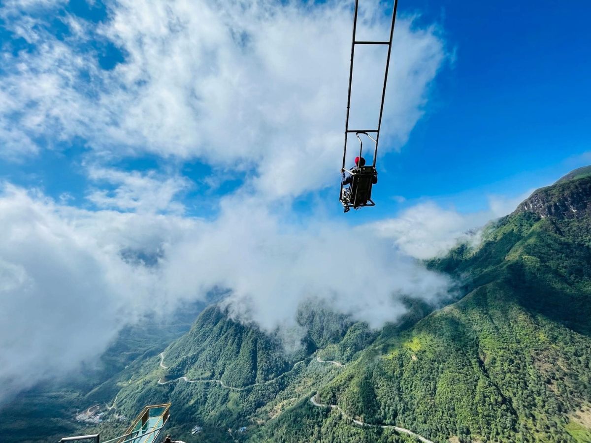 Rong May Glass Bridge Sapa Review (2026): Is It Worth It? Latest Ticket Prices & First-Hand Tips