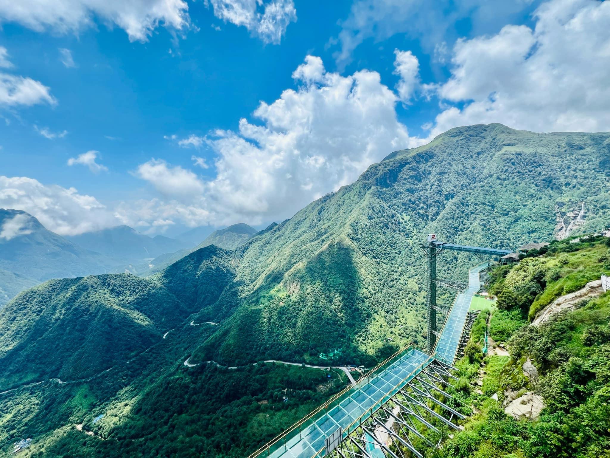 Rong May Glass Bridge Sapa Review (2026): Is It Worth It? Latest Ticket Prices & First-Hand Tips