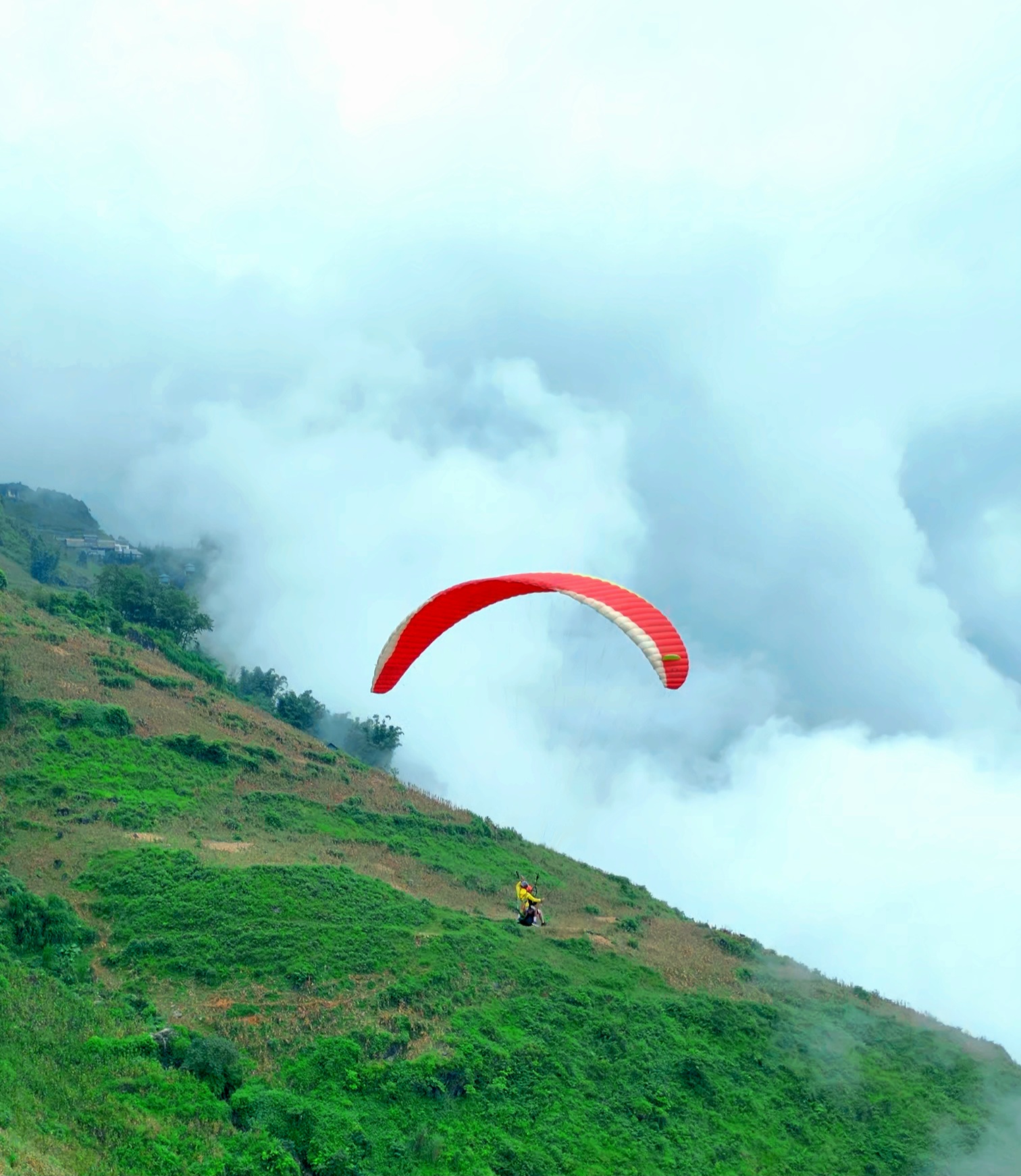Sapa Paragliding + Lao Chai Trekking: A 1-Day Itinerary in Muong Hoa (2026)