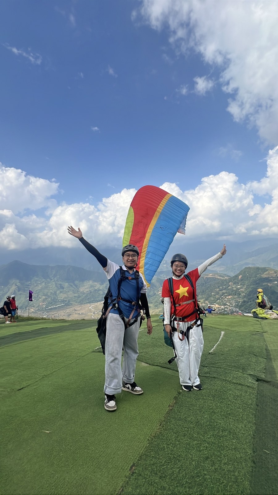 Không khí bãi cất cánh trong mùa cao điểm