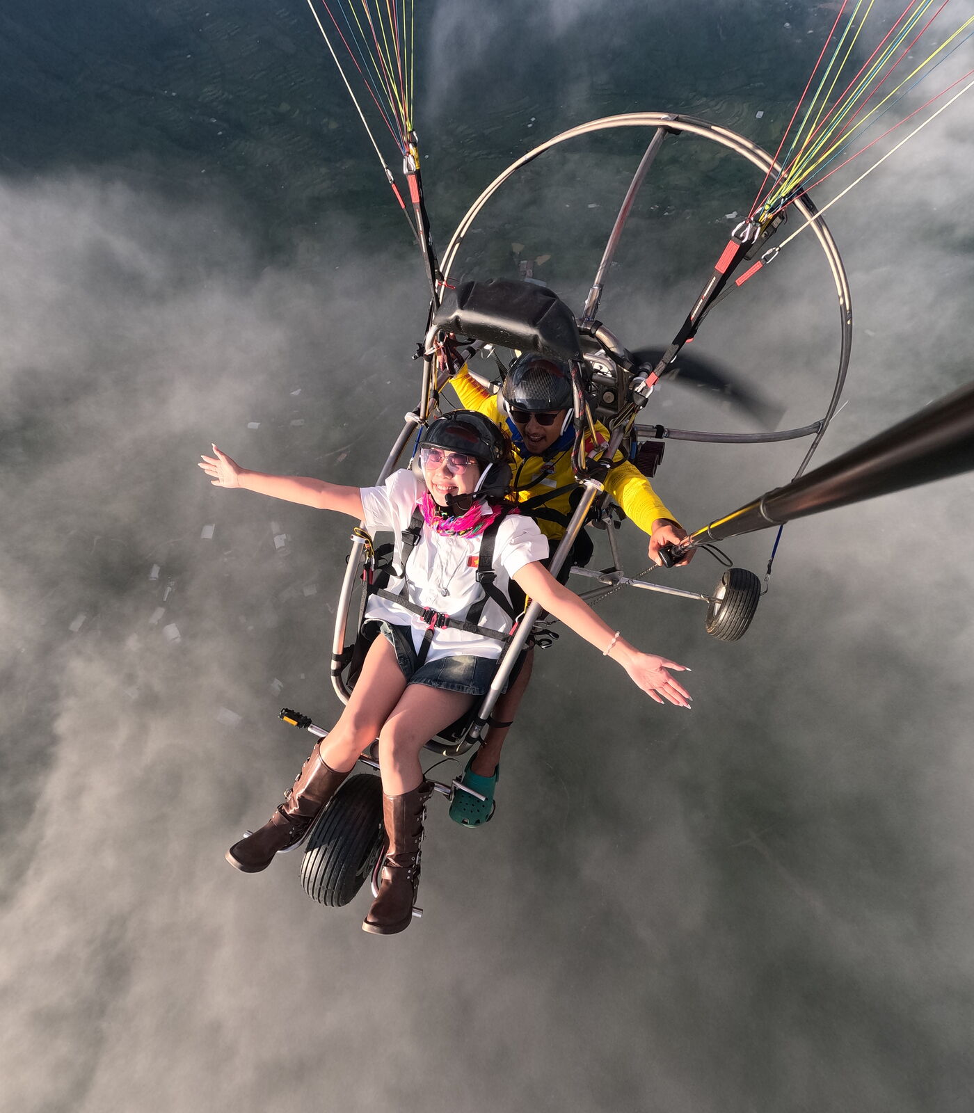 The PPG Trike climbs on demand, right above the clouds
