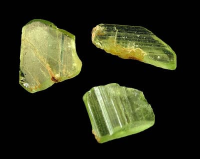 Peridot reference photograph, identified by the source.