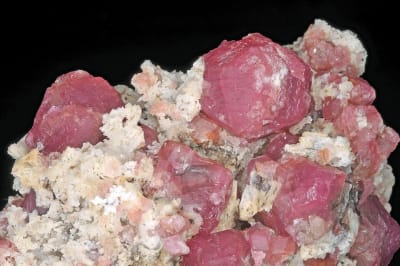 Garnet reference photograph, identified by the source.