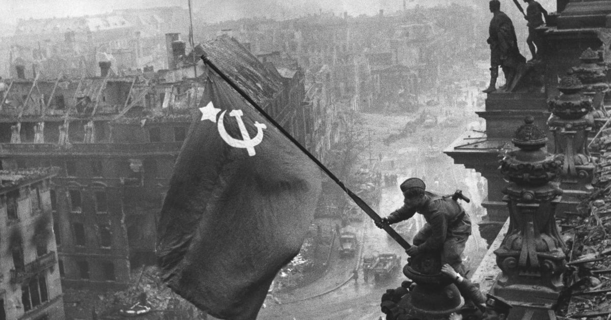 Nazi Almanyası'nın Çöküşü: Bir Rejimin Sonunu Hazırlayan Askeri, Siyasi ve Yapısal Etkenler